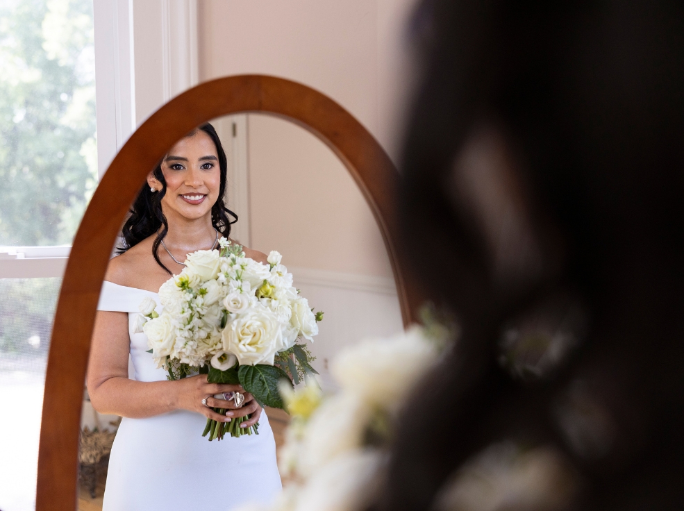 The Matthews House - Getting ready - Mirror